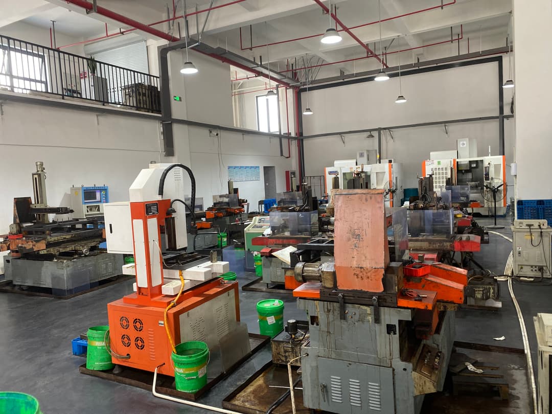 Wire cutting machine